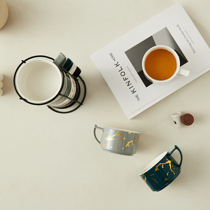 Creativo dorado Taza de cerámica taza hogar tridimensional apilada taza de cuatro piezas con marco de hierro taza de agua de café