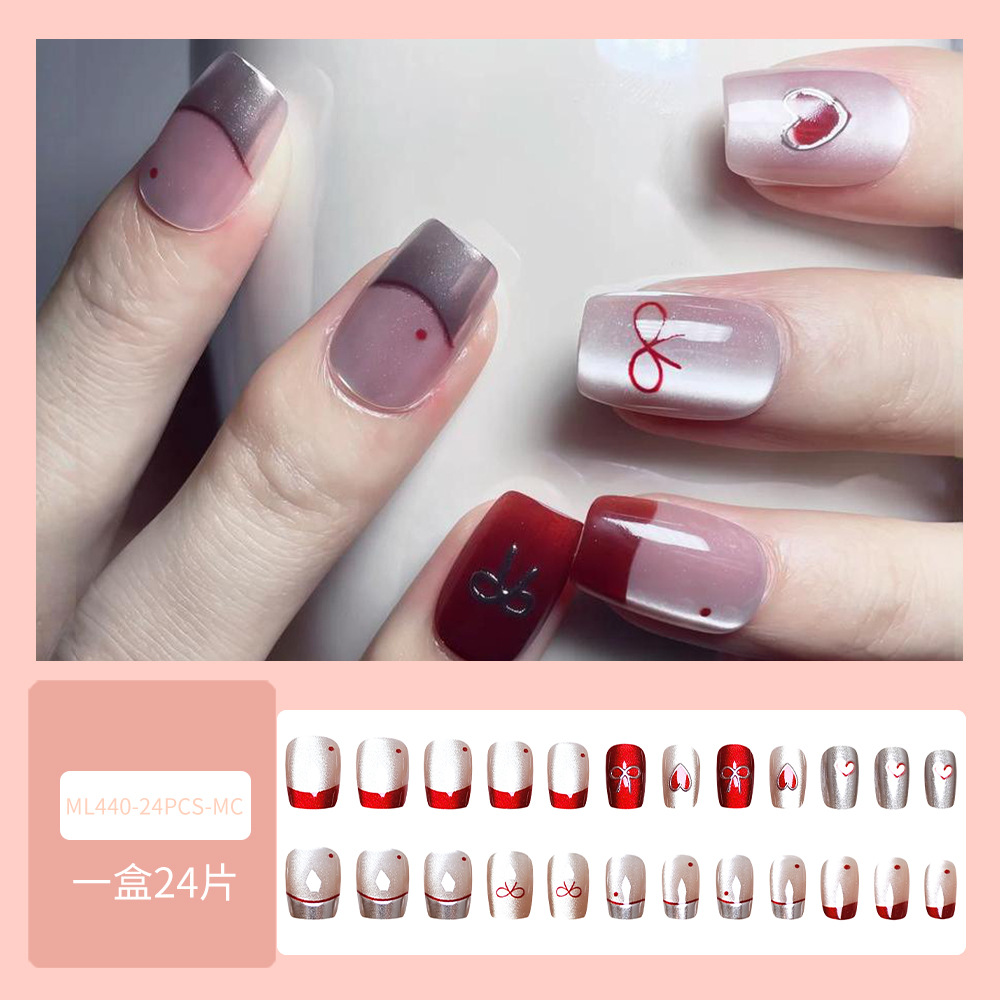Ojos de gato 3D estereoscópicos de uñas cortas doradas de amor rojo arco de mariposa manicure 24 piezas parches de uñas falsas francesas