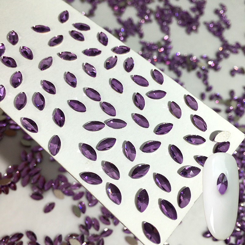 뾰족한 말 눈 3*6mm