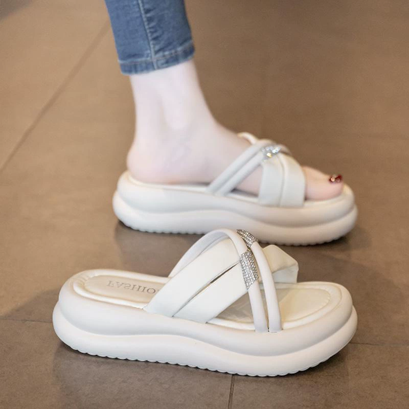 Summer slippers, non-slip beach sandals, soft sole, high-quality style