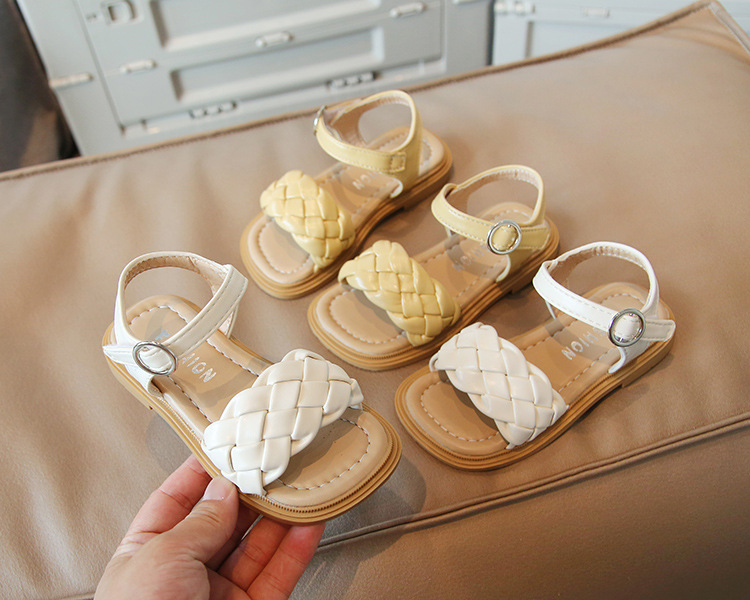 Sandales douces et mignonnes version coréenne, chaussures de plage à semelle souple pour petite fille, polyvalentes, pour enfants, nouvelle collection été 2022_voghion.com