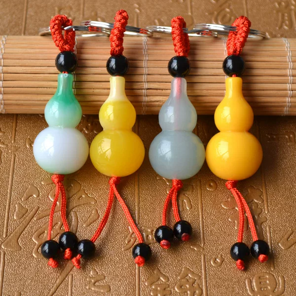 Small gourd key chain pendant creative men's and women's car key chain pendant portable key chain jewelry gift