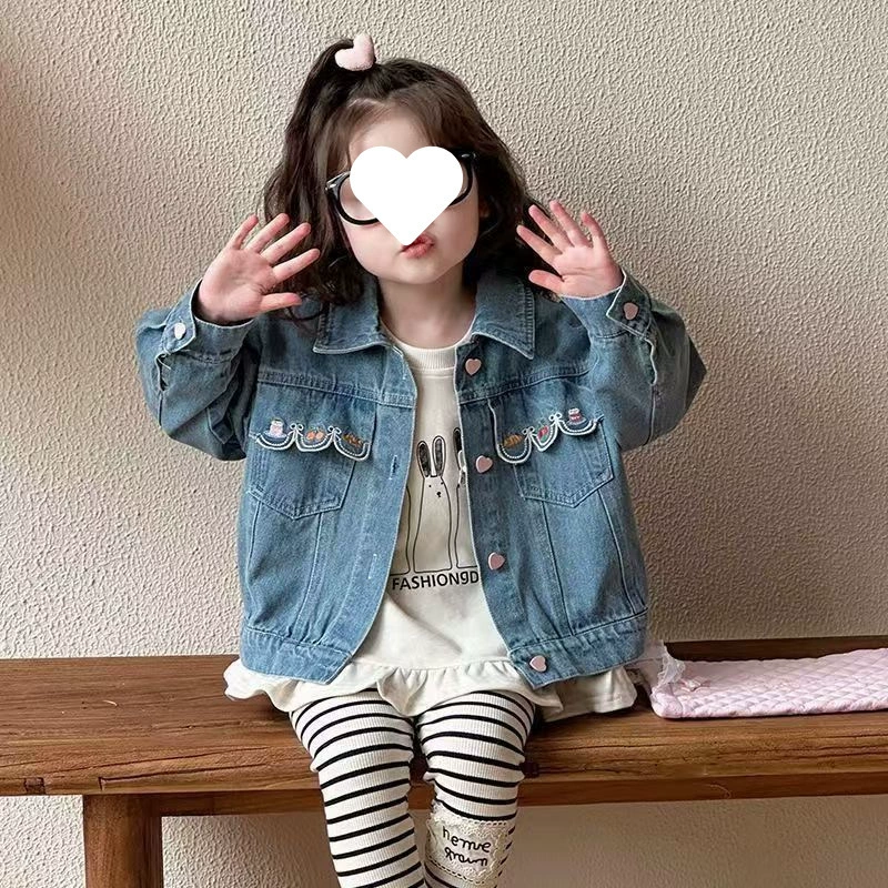Джинсовая куртка для девочек 2025, новая весенне-осенняя детская модная верхняя одежда в корейском стиле, маленькая