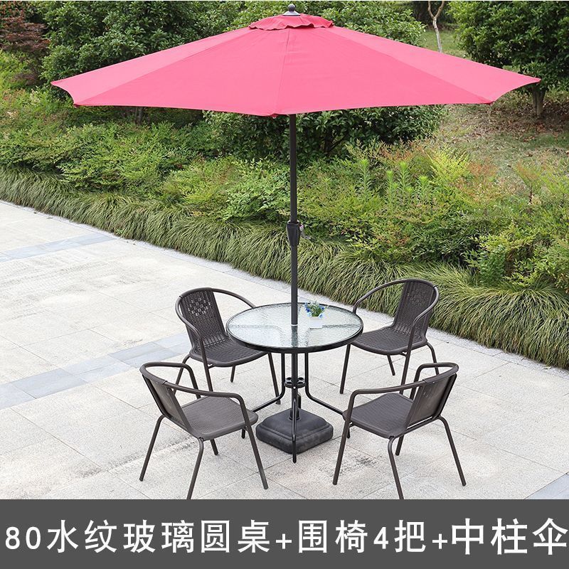 점장은 테이블 80개 + 롱체어 4개 + 센터필러 우산을 추천합니다.