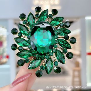 [欧美新款紫荆花胸针纯色宝石水晶别针名媛聚会礼服防走光饰品现货]