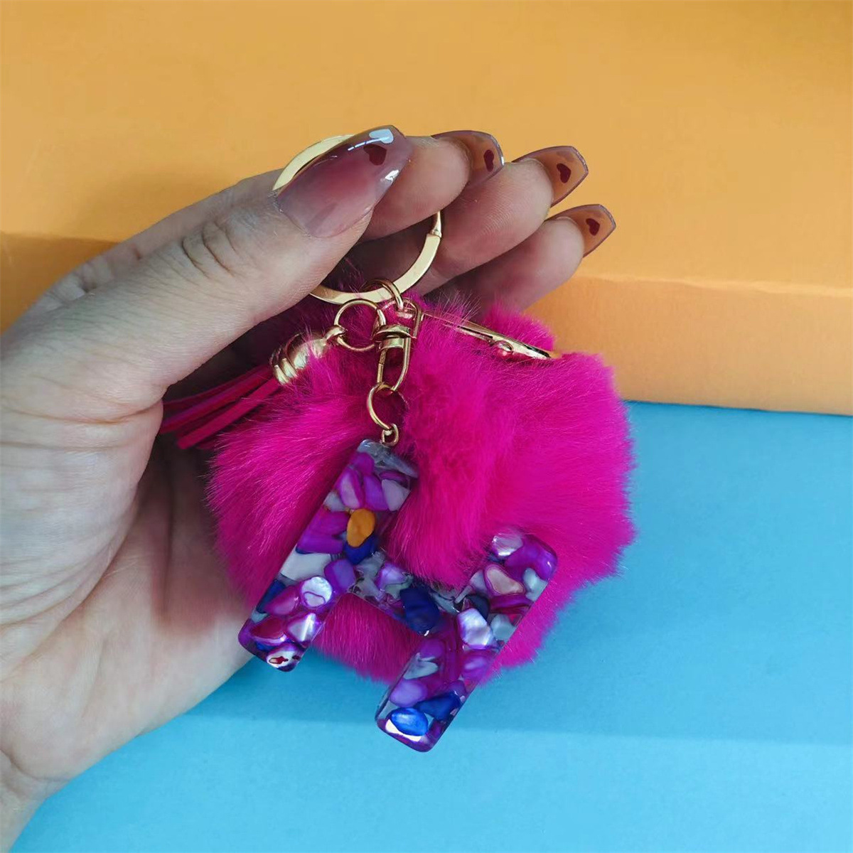 32g Weight Bag Pendant, Keychain Classification 1 Piece Quantity Holiday, Party Occasion Resin Material Letter, Hairball Pattern Unisex Gender Simple Style, Commute Style Simple Style Commute Letter Hairball Resin Unisex Bag Pendant Keychain 26