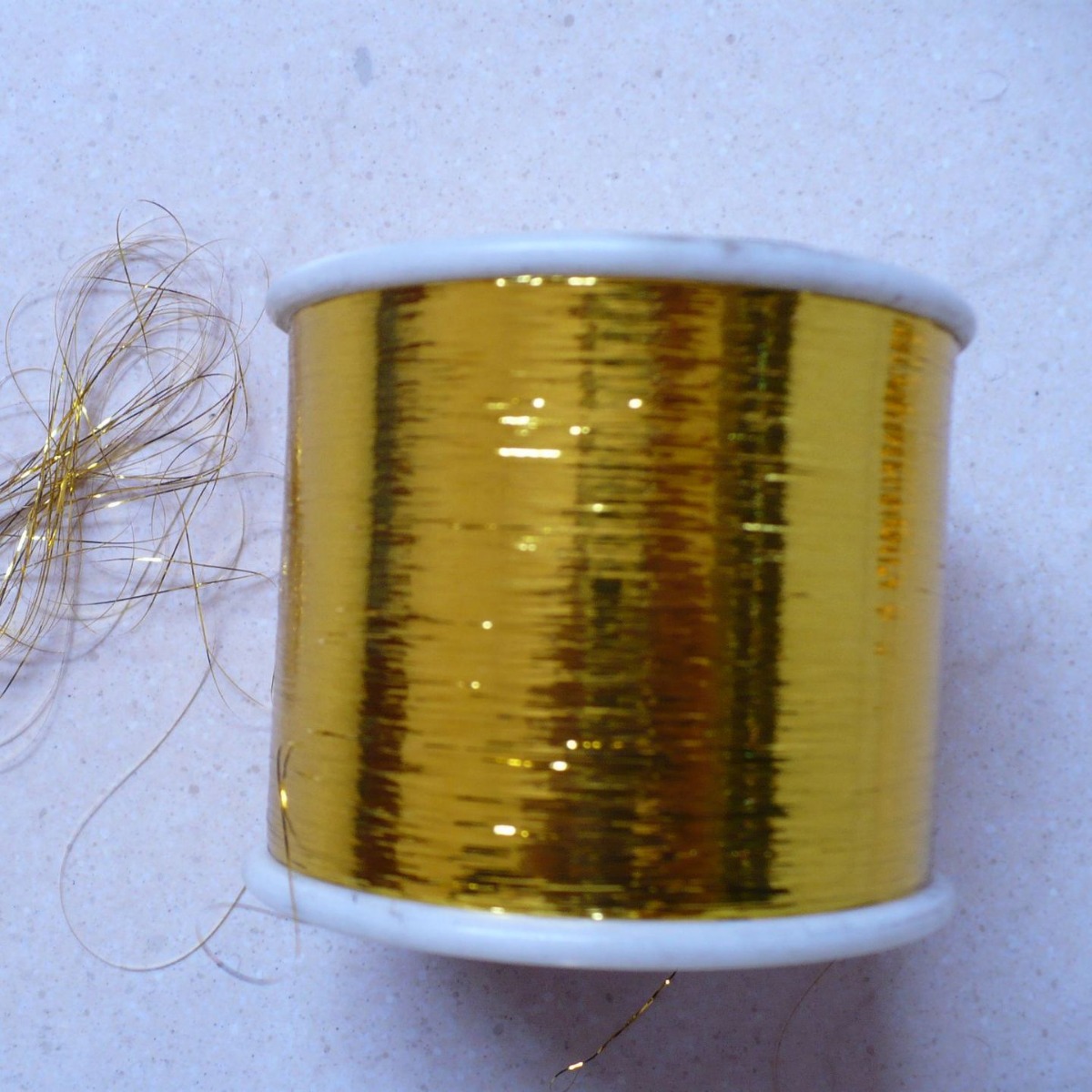 编织金冰丝捻彩色涤纶双色纱线深黑亮片丝条拧黑色涤纶单丝捻股纱