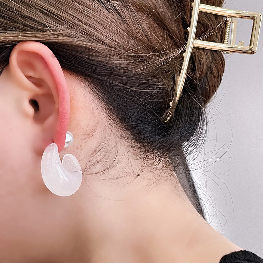 Casual Simple Style Geometric Arylic Imitation Pearl Plating Women's Ear Studs display picture 5