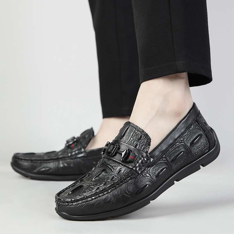 Nuevos mocasines de piel de vaca de capa superior zapatos de cuero en relieve casuales de los hombres zapatos de cuero genuino deslizamiento-en la superficie suave de fondo suave zapatos de los hombres