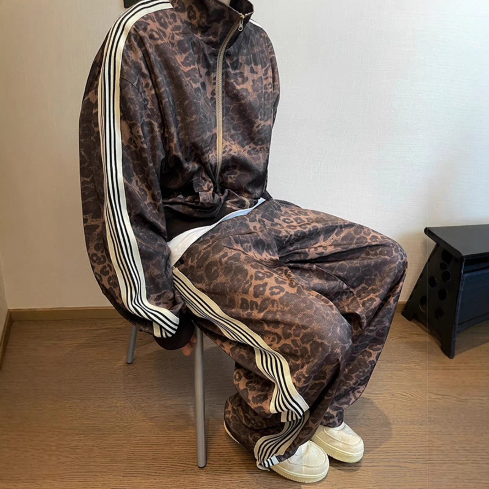 Men's American Retro Sports Suit Vintage Brand Jacket And Sweatpants Set Leopard Print Trendy Digital Striped Outerwear_voghion.com