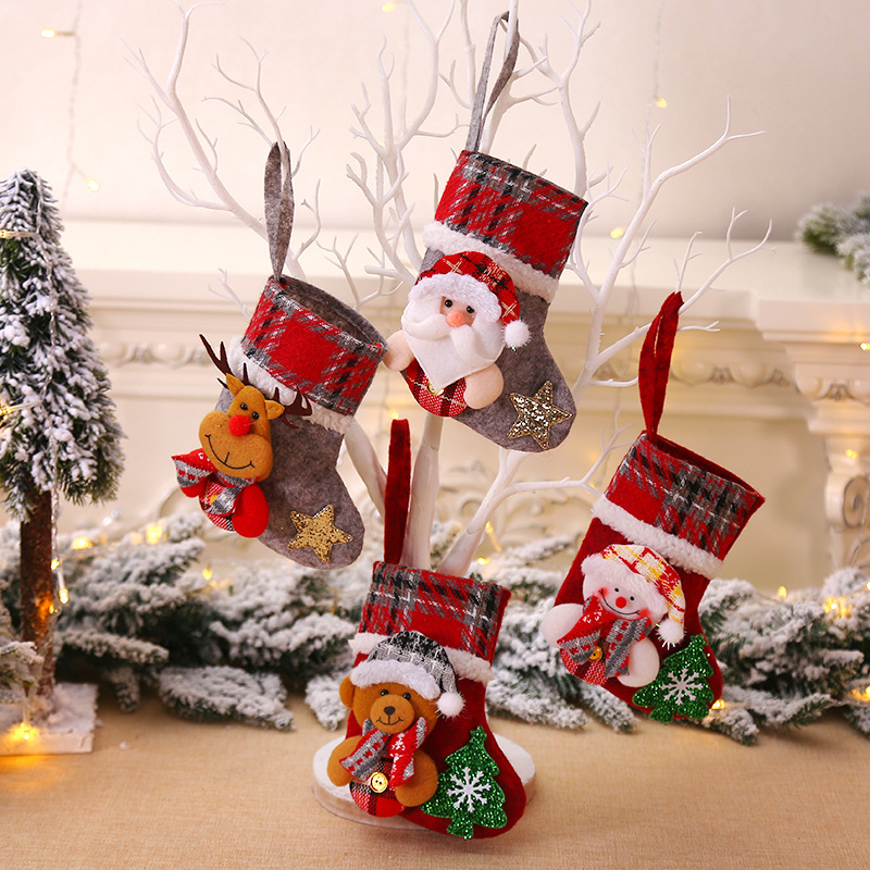 Nuevas decoraciones de Navidad calcetines de Navidad árbol de Navidad colgante pequeño tamaño tridimensional tela a cuadros viejo hombre muñeca calcetines de Navidad