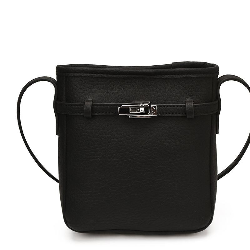 La versión coreana de nicho de color sólido bolso de teléfono móvil para mujeres 2026 verano nuevo diario pequeño y ligero bolso de hombro pequeño