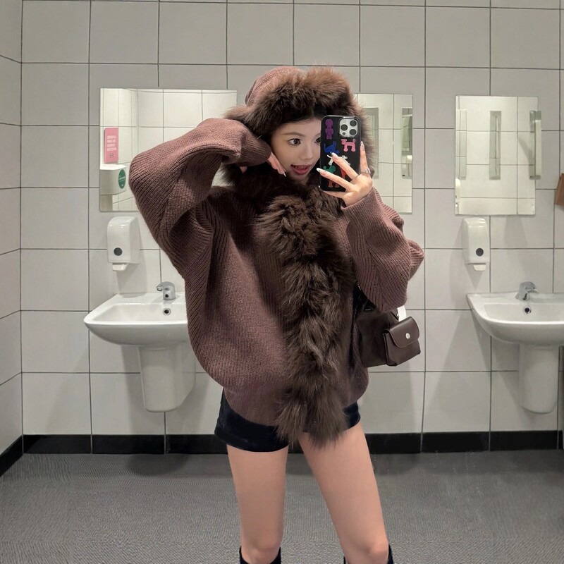 Women's hooded knitted cardigan, autumn and winter loose sweater coat, short top with fox fur collar
