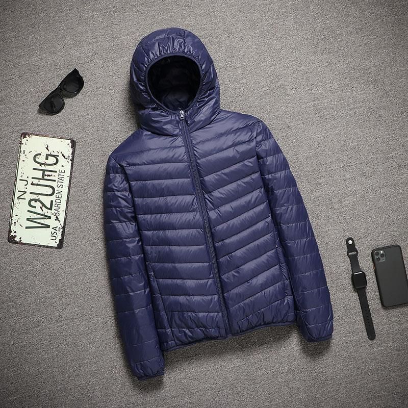 Abrigo de invierno de los hombres de algodón acolchado abrigo anti-temporada otoño e invierno ligero abajo de algodón acolchado abrigo de los hombres de pie corto cuello con capucha medio verde joven