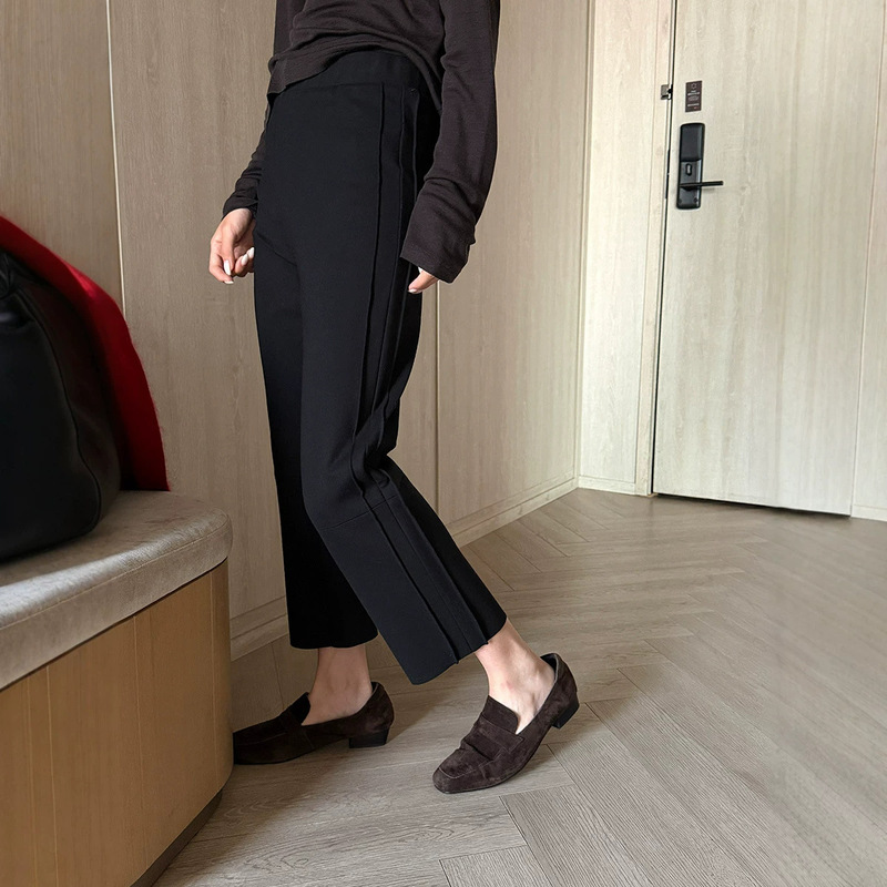 Lino's new autumn collection features versatile, simple, straight-leg cropped pants in a Korean style for women, designed for 2026. These casual, high-stretch, and slimming pants are trendy Lino's new autumn collection features versatile, simple, straight-leg cropped pants in a Korean style for women, designed for 2026. These casual, high-stretch, and slimming pants are trendy