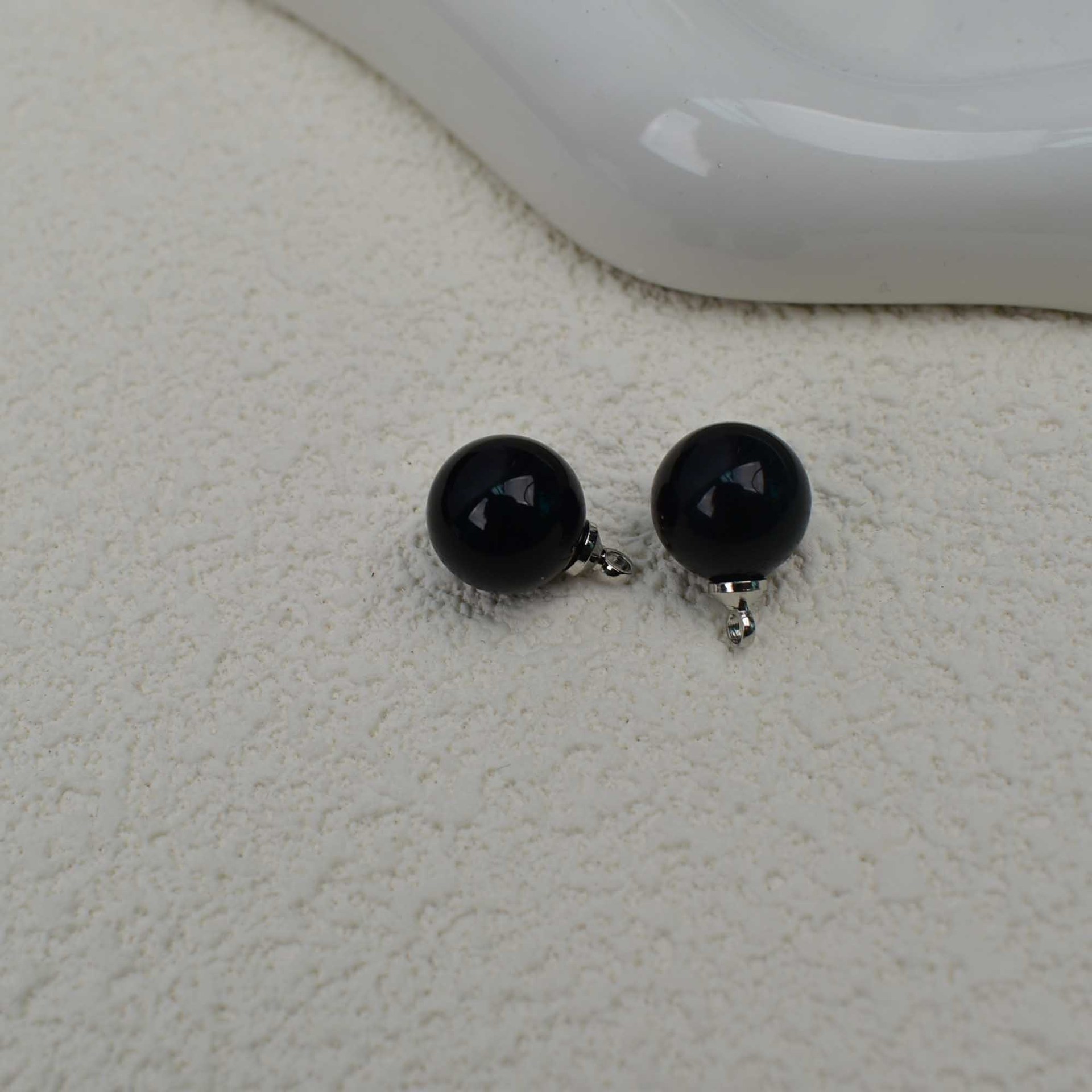 Agate black