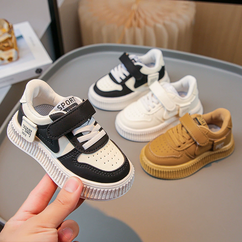 Кроссовки для мальчиков 2023, осенняя Новая повседневная Детская универсальная детская обувь для досок, Белая обувь на липучке с мягкой подошвой