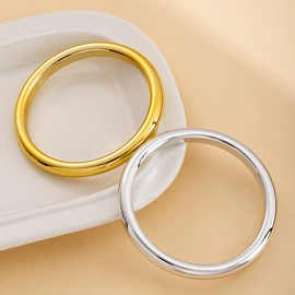 耳环;耳钉;项链