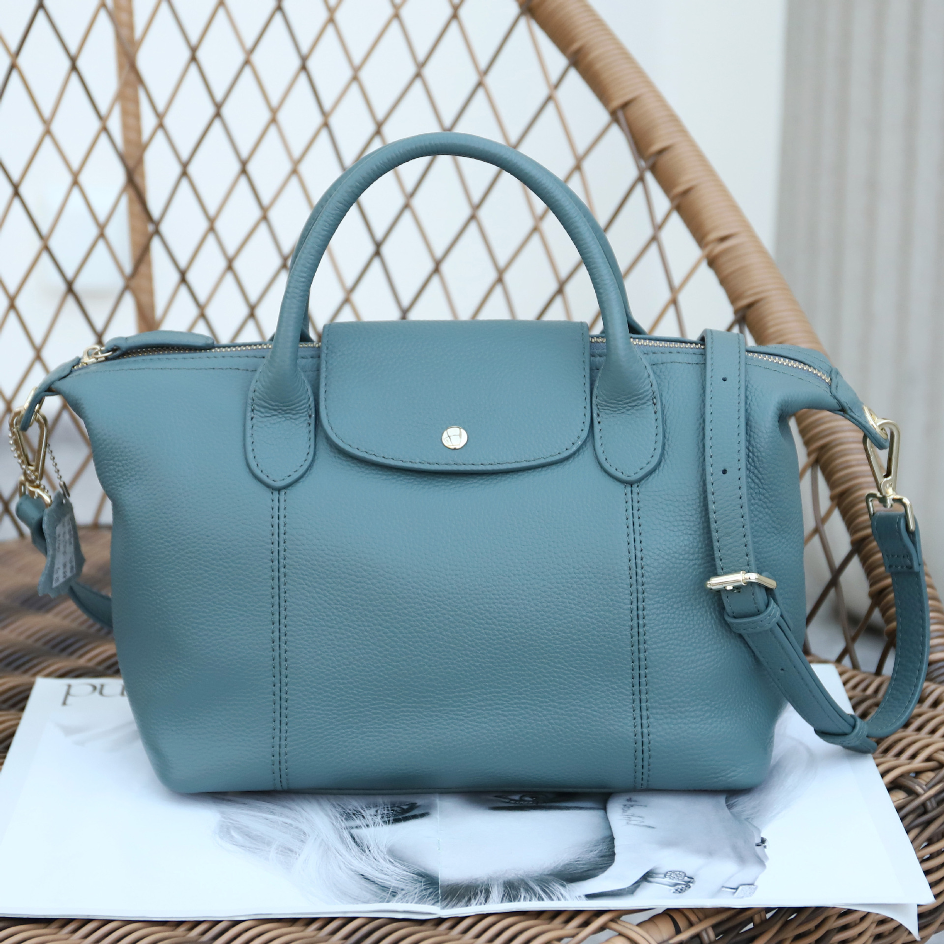 Nueva primera capa de piel de vaca de cuero de las mujeres de gran capacidad textura portátil simple todo-Partido de fábrica al por mayor bolsa de Boston