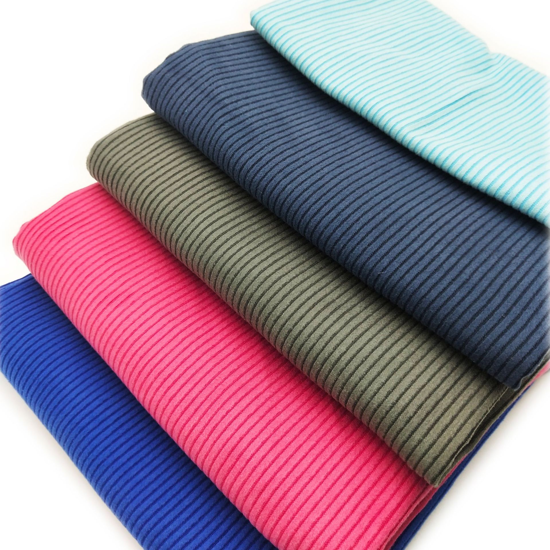 Double-sided quick dry handheld towel for traveling