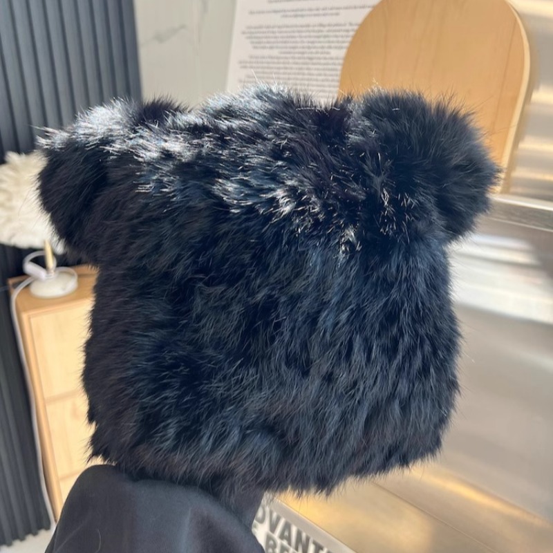 검은 토끼 모피 곰