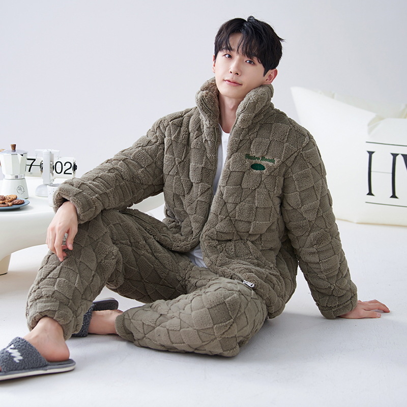 Pijamas de hombre de invierno de los hombres de lana de coral de tres capas acolchado forrado de lana engrosada Otoño e Invierno guapo homewear invierno