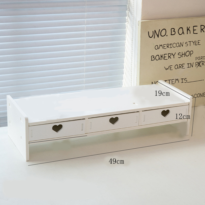 세 개의 하트가 높은 프레임을 그립니다.