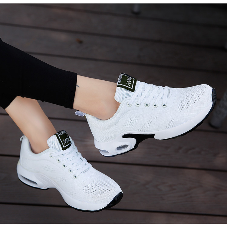 Women's Sports Solid Color Round Toe Sports Shoes display picture 13