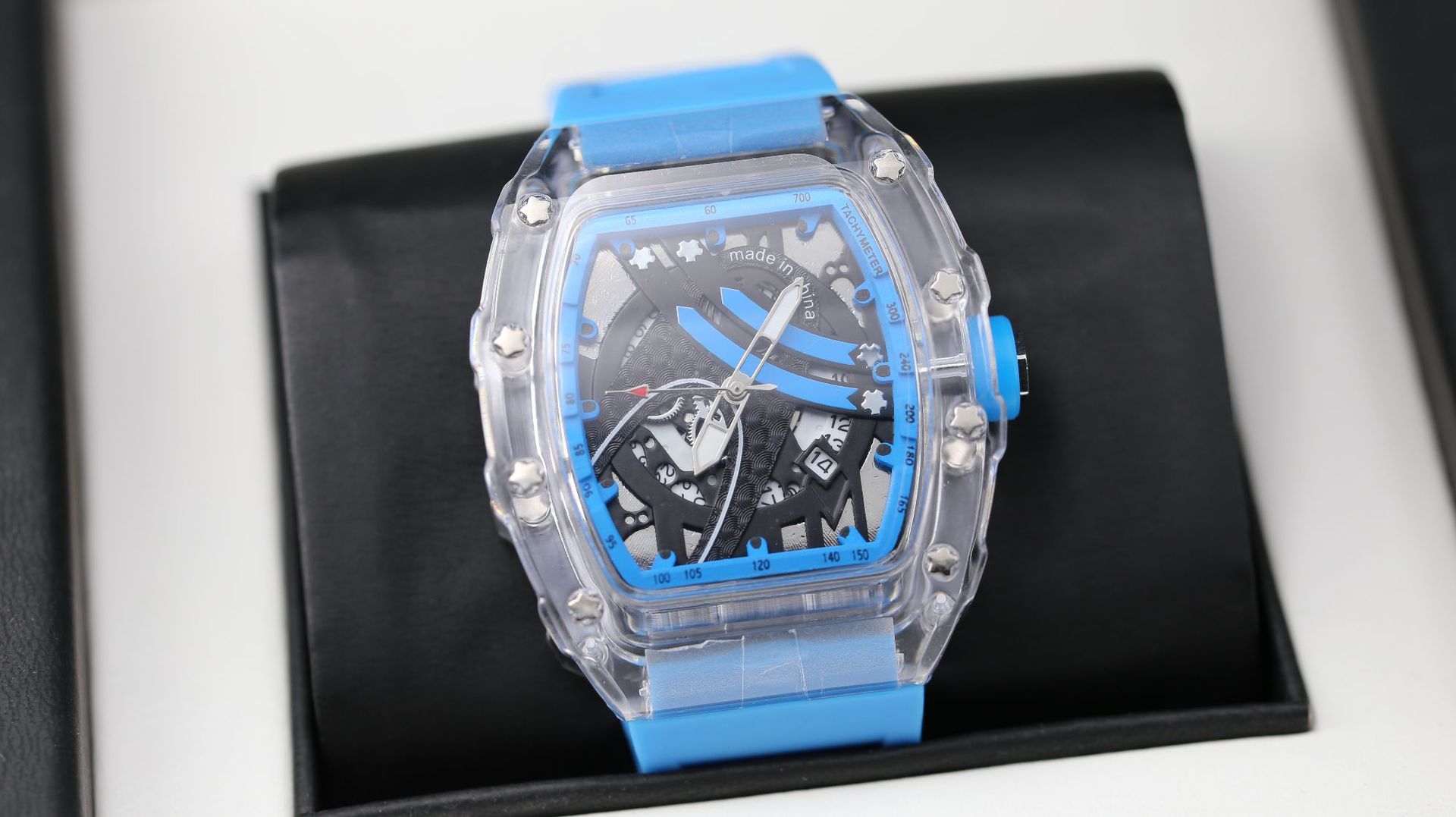Orologio uomo quarzo luminoso design a botte trasparente_voghion.com