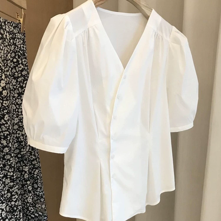 Официальный выбор рекомендуемой ретро-рубашки с V-образным вырезом с короткими рукавами