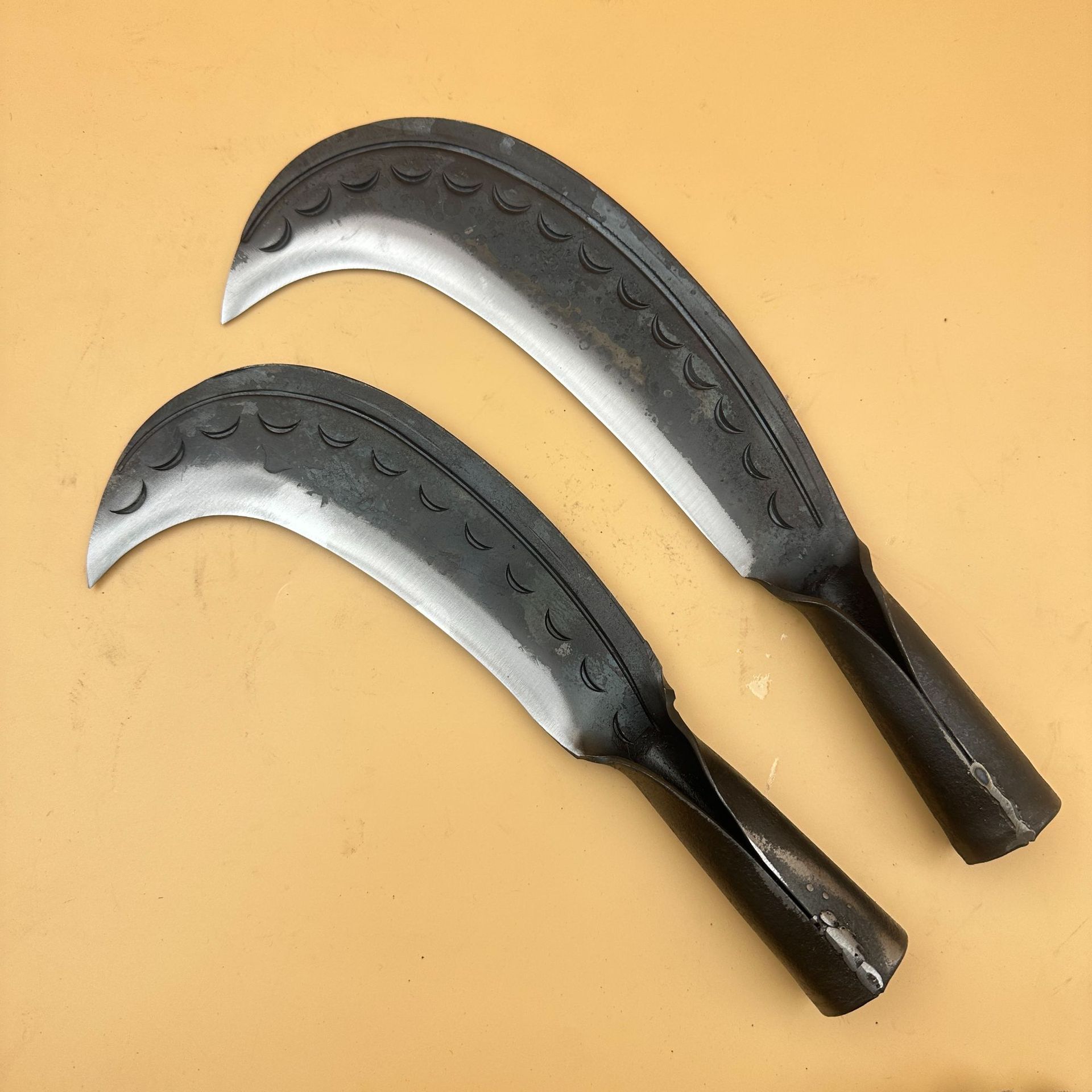 厂家批发手工全钢砍柴刀弯刀割草铁匠弹簧钢锻打劈柴刀砍柴砍树老