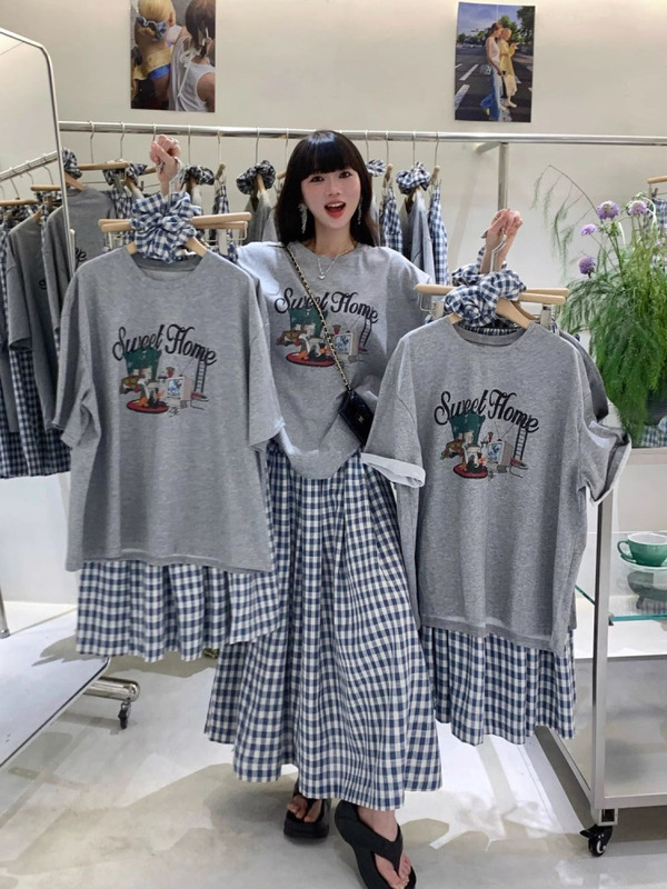 胖mm特大码300斤时尚休闲女装夏季卡通印花短袖+格子半身裙两件套|undefined