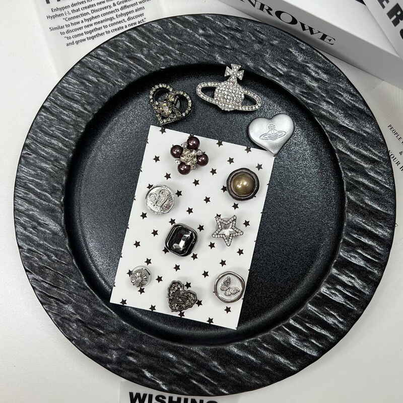 DIY Shoe Accessories Wholesale: High-End Metal Saturn Planet and Heart Shoe Decorations