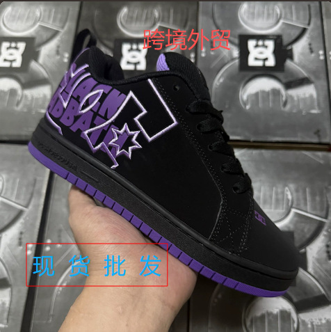 Cross-border in-stock foreign trade wholesale: DC Shoes men's and women's embroidered sneakers, campus loafers, casual sports shoes