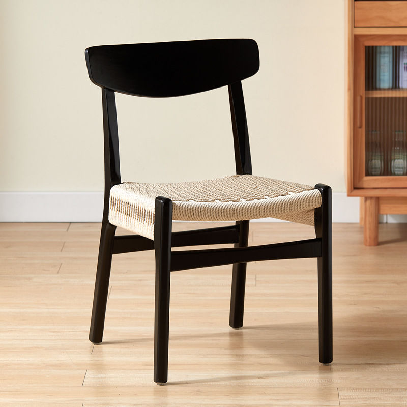 Silla de cuerda negra