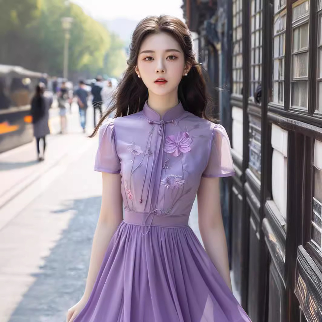 Đầm suông midi phong cách Trung Hoa cải tiến, cổ đứng tay ngắn, họa tiết hoa tím — Màu tím