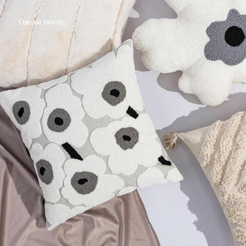 Modern Nordic Alien Poppy Throw Pillow for Living Room Sofa and Bedroom Balcony Plush Cushion Wholesale