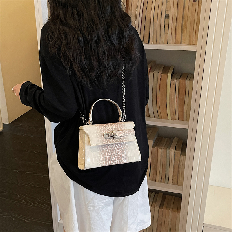 Bolso diario bolso de mujer 2026 verano nuevo estilo de moda mochila de hombro de piedra blanca bolso de mano image 3