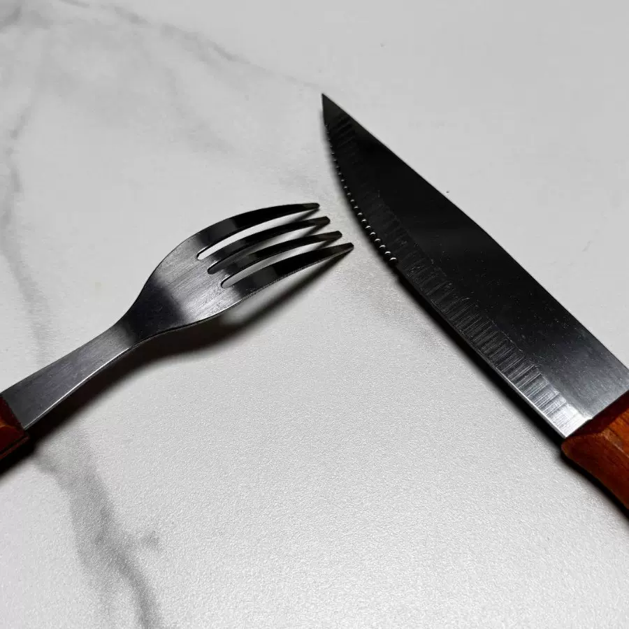 不锈钢西餐刀酒店牛扒刀套装2件套家用厨房木柄锯齿牛排刀西餐叉