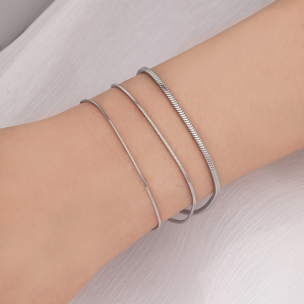 Exquisite Retro Titanium Steel Gold-plated Square Snake Bracelet_voghion.com