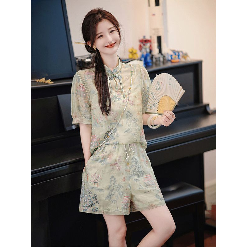 New Chinese Style Complete Set with Women's Clothing, Age-Reducing Ladylike Elegant, Chinese Style Disc Buckle Green Top and Shorts Two-Piece Suit for Summer