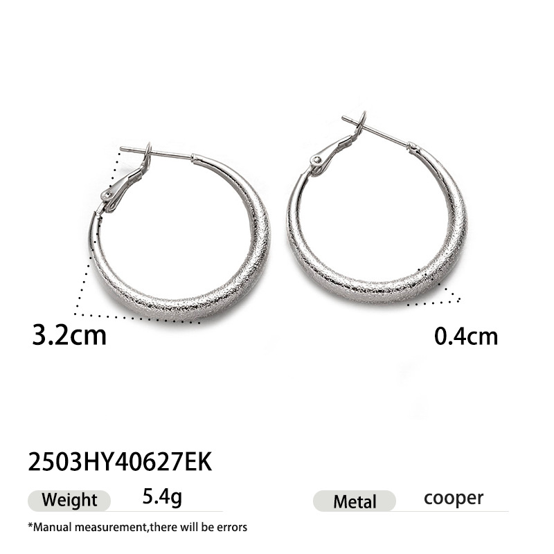 Pendientes de aro clásicos lisos para mujer, lujo discreto, sensación de alta gama, clips de aro para las orejas, elegantes, hacen que el rostro parezca más pequeño, pendientes chapados en plata 925.