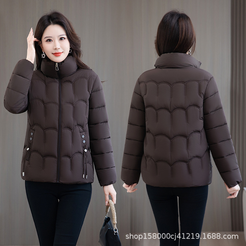 2025 nueva ropa de algodón para mujeres corta delgada estilo extranjero de gran tamaño de moda delgada abrigo de algodón pequeño abrigo de invierno de madres