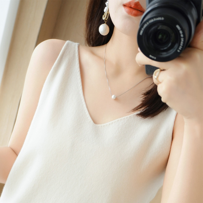 2022 New V-neck Strap Cashmere Sweater Women's All-match Sleeveless Vest Close-fitting Wool Knitted Base Shirt