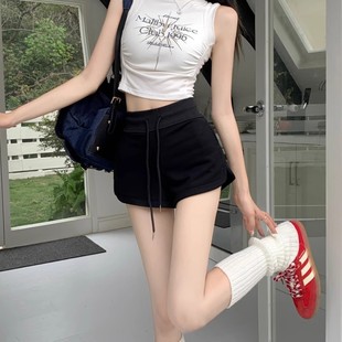 ��ɫ���K�\�Ӷ�ѝŮ�ı���С���Ӹ����@�ݰ���ѝ�OӋ��A�����ѝ