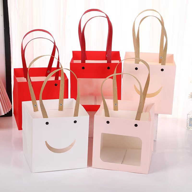 Creative Kraft Paper Bag Smiling Face Flowers White Card Tote Bag Baked Cake Dried Fruit Fruit Snacks Gift Bag Wholesale