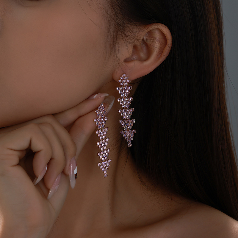 Joyas Xuping árbol de Navidad pernos largos con diamantes rosa personalidad de lujo pendientes de vestido de banquete joyas de orejas