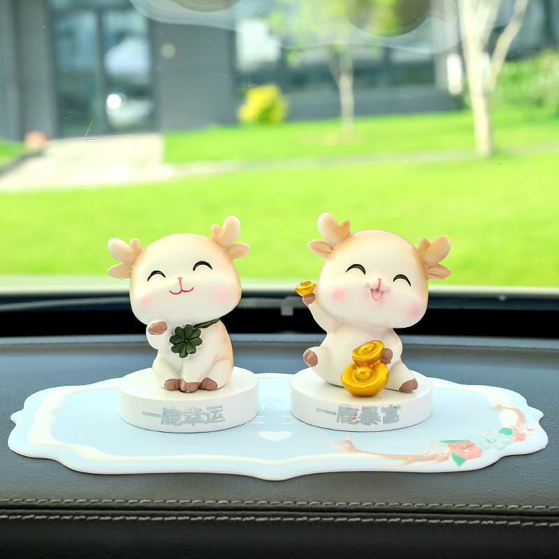 New Yilu Ping An Car Ornaments Deer Ornaments Car Small Ornaments Center Console Decorations Car Decoration Supplies