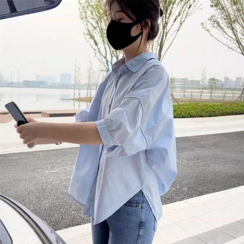 New Casual White Short-Sleeve Shirt for Women, Loose Fit, Unique Style, Slimming, Summer Sun Protection Design, Blouse Top