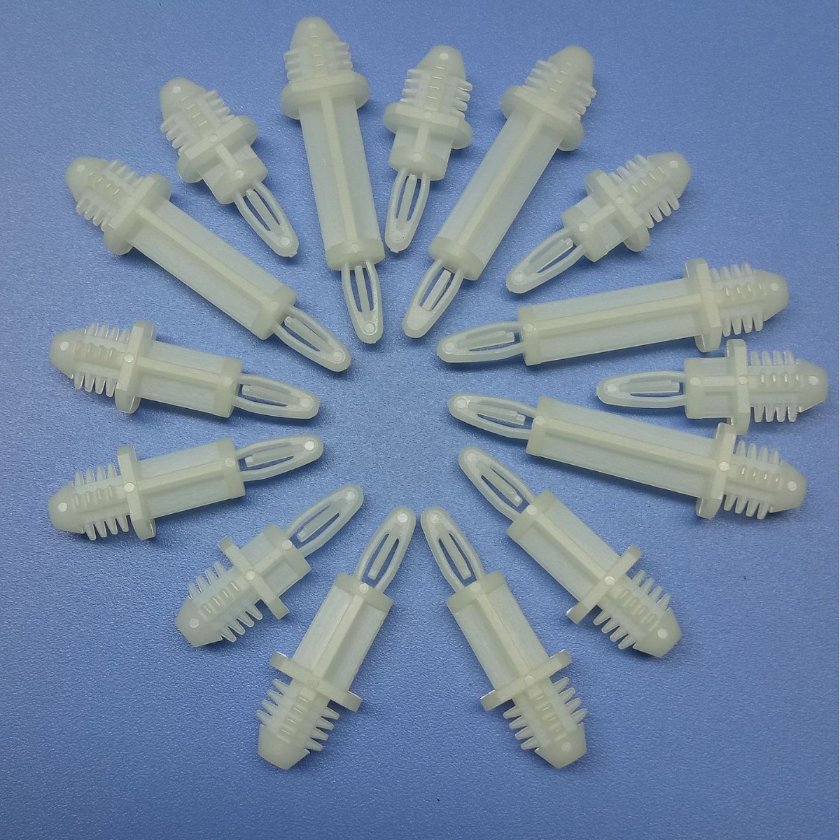 尼龙本色PC板隔离柱,树型铆钉盲孔隔离柱GBS系列倒齿紧固